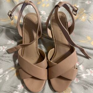 Nude Block heels Kelly & Katie